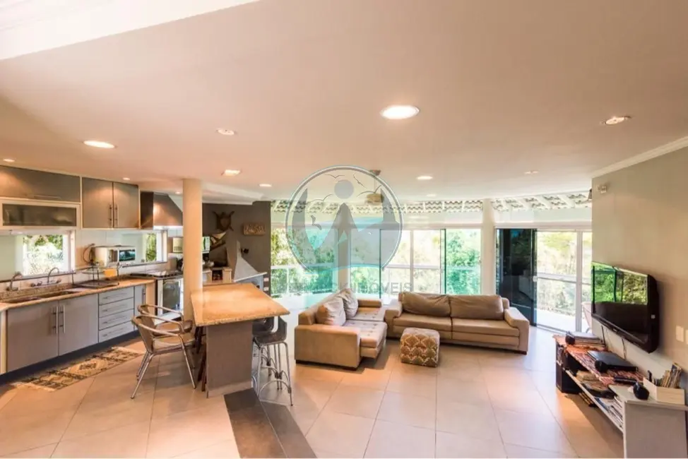 Foto 4 de Casa com 3 quartos à venda, 171m2 em Ubatuba - SP