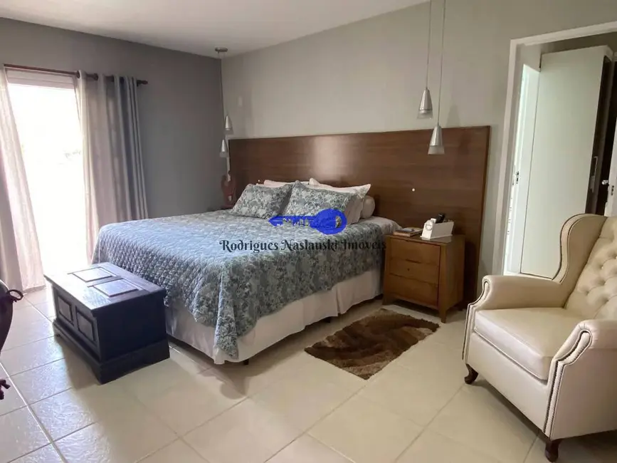Casa com 6 quartos à venda, 405m2 em Barra da Tijuca, Rio De Janeiro - RJ - imagem 8 Foto 8 de Casa com 6 quartos à venda, 405m2 em Barra da Tijuca, Rio De Janeiro - RJ