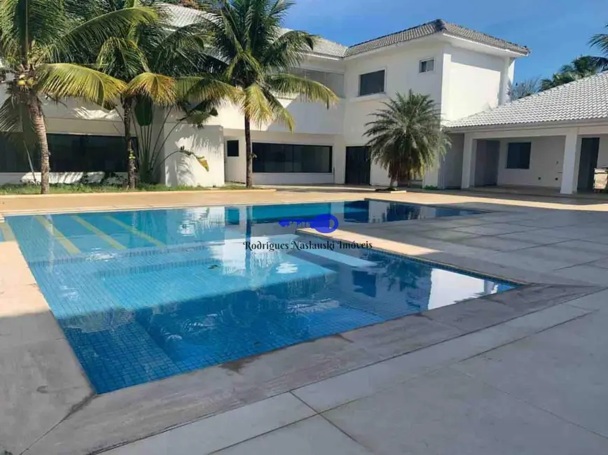 Casa com 5 quartos à venda e para alugar, 1800m2 em Barra da Tijuca, Rio De Janeiro - RJ - imagem 3 Foto 3 de Casa com 5 quartos à venda e para alugar, 1800m2 em Barra da Tijuca, Rio De Janeiro - RJ