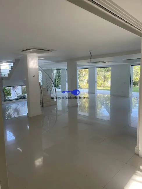 Casa com 4 quartos à venda, 750m2 em Barra da Tijuca, Rio De Janeiro - RJ - imagem 4 Foto 4 de Casa com 4 quartos à venda, 750m2 em Barra da Tijuca, Rio De Janeiro - RJ