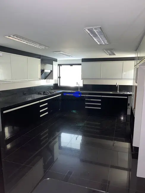 Casa com 4 quartos à venda, 750m2 em Barra da Tijuca, Rio De Janeiro - RJ - imagem 8 Foto 8 de Casa com 4 quartos à venda, 750m2 em Barra da Tijuca, Rio De Janeiro - RJ