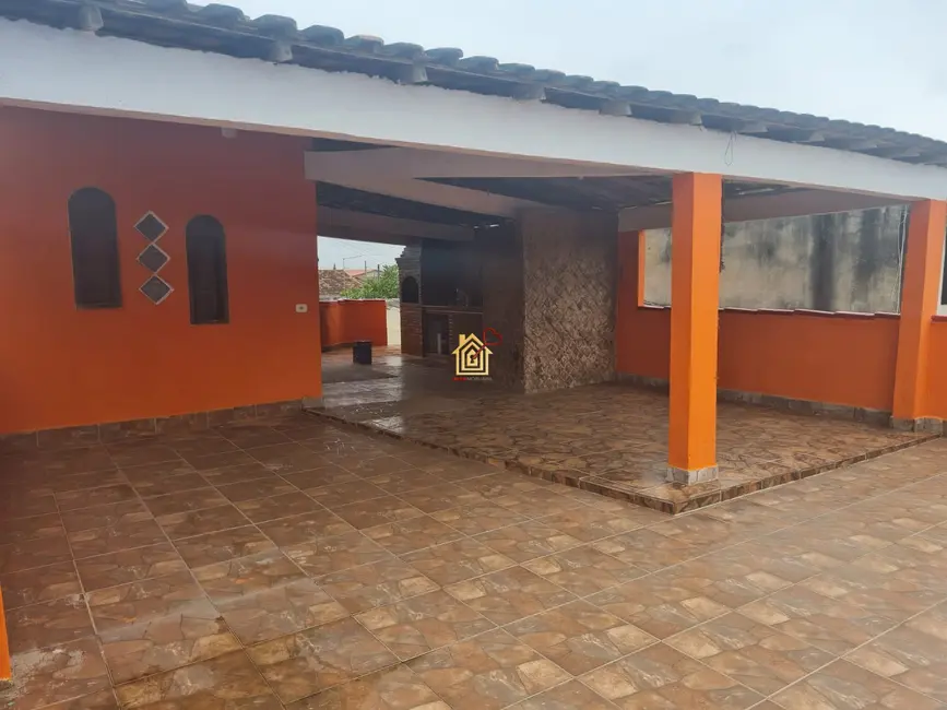 Foto 1 de Casa com 3 quartos à venda, 150m2 em Cabo Frio - RJ