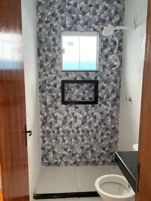 Foto 2 de Casa de Condomínio com 2 quartos à venda, 48m2 em Cabo Frio - RJ