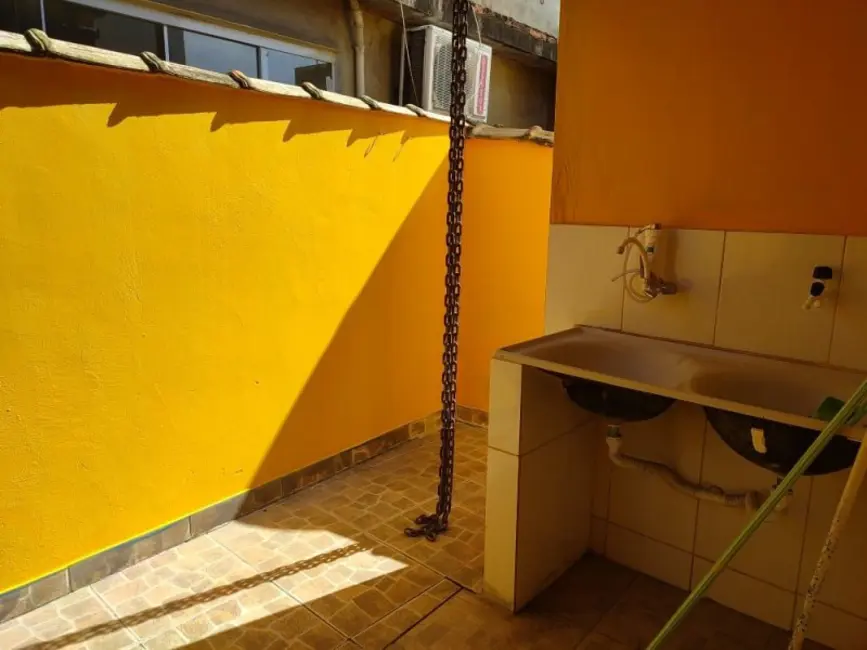 Foto 2 de Casa com 2 quartos à venda, 55m2 em Cabo Frio - RJ