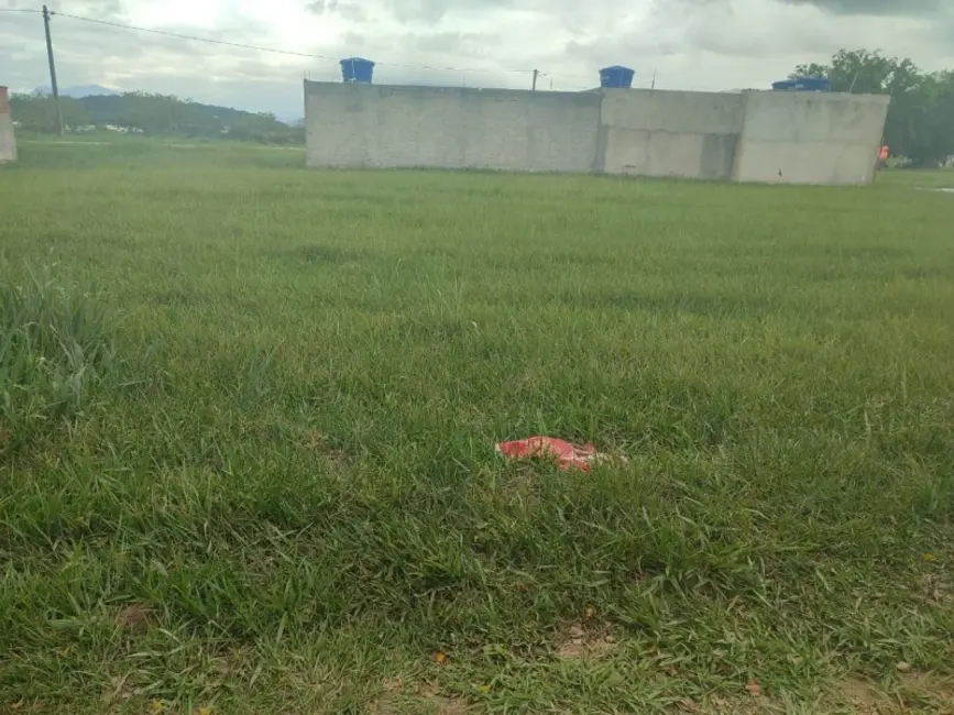 Foto 1 de Terreno / Lote à venda, 300m2 em Cabo Frio - RJ