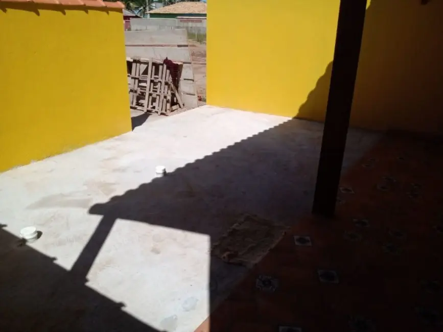 Foto 2 de Casa com 2 quartos à venda, 60m2 em Cabo Frio - RJ