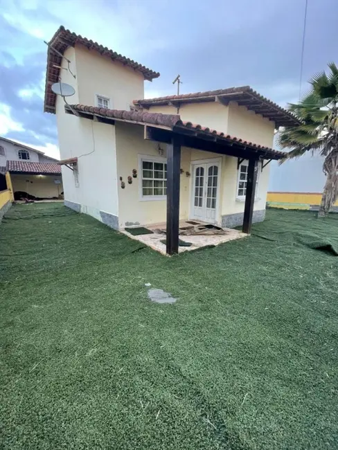 Casa de Condomínio com 3 quartos à venda, 130m2 em Cabo Frio - RJ - imagem 1 Foto 1 de Casa de Condomínio com 3 quartos à venda, 130m2 em Cabo Frio - RJ