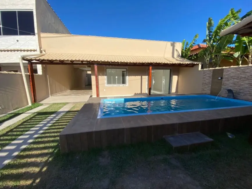 Casa de Condomínio com 3 quartos à venda, 120m2 em Cabo Frio - RJ - imagem 3 Foto 3 de Casa de Condomínio com 3 quartos à venda, 120m2 em Cabo Frio - RJ
