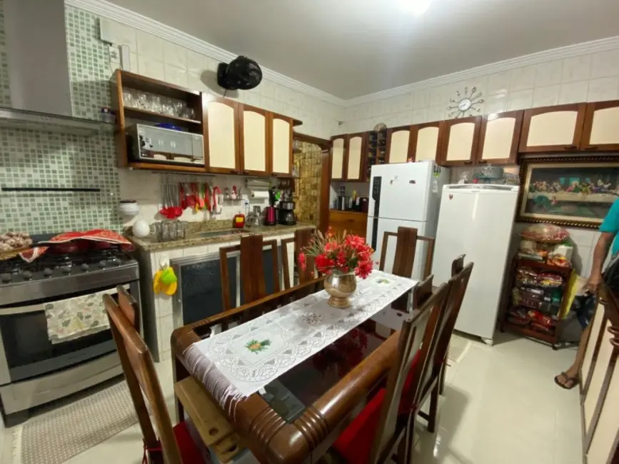 Foto 4 de Casa com 3 quartos à venda, 330m2 em Cabo Frio - RJ