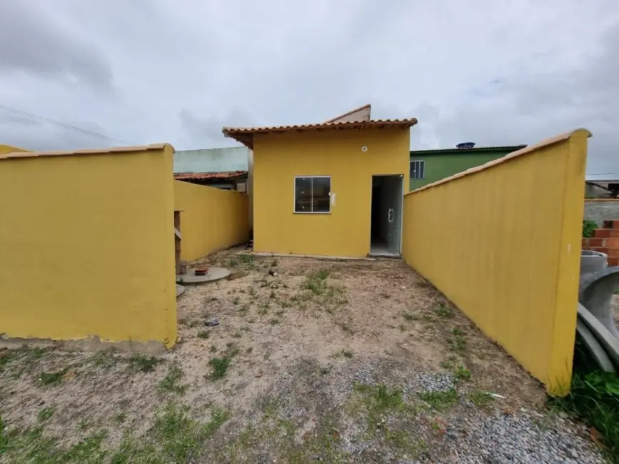 Foto 1 de Casa com 1 quarto à venda, 40m2 em Cabo Frio - RJ