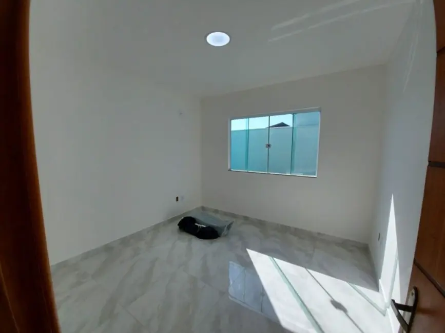 Foto 2 de Casa de Condomínio com 2 quartos à venda, 130m2 em Cabo Frio - RJ