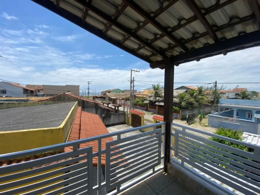 Foto 2 de Casa com 3 quartos à venda, 130m2 em Cabo Frio - RJ