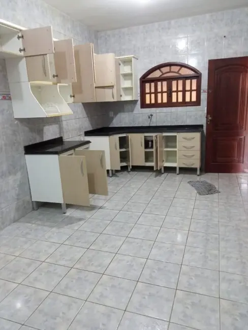 Casa com 4 quartos à venda, 300m2 em Cabo Frio - RJ - imagem 8 Foto 8 de Casa com 4 quartos à venda, 300m2 em Cabo Frio - RJ