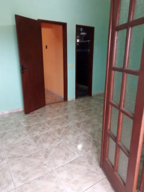 Casa com 4 quartos à venda, 300m2 em Cabo Frio - RJ - imagem 4 Foto 4 de Casa com 4 quartos à venda, 300m2 em Cabo Frio - RJ