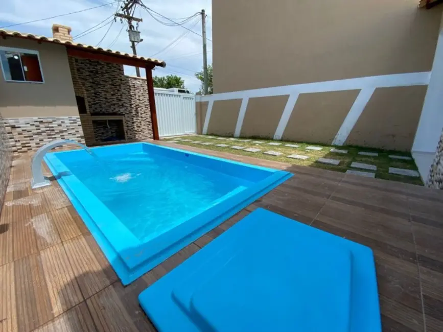 Foto 2 de Casa de Condomínio com 2 quartos à venda, 50m2 em Cabo Frio - RJ