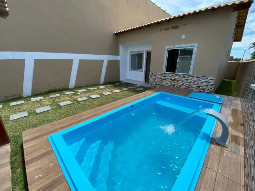 Casa de Condomínio com 2 quartos à venda, 50m2 em Cabo Frio - RJ - imagem 3 Foto 3 de Casa de Condomínio com 2 quartos à venda, 50m2 em Cabo Frio - RJ