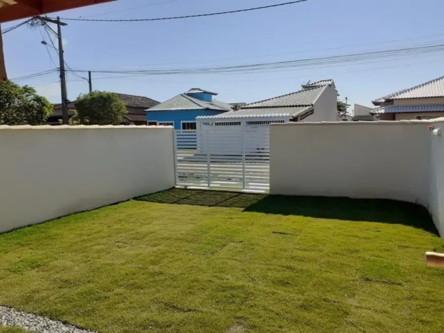 Casa de Condomínio com 2 quartos à venda, 71m2 em Cabo Frio - RJ - imagem 2 Foto 2 de Casa de Condomínio com 2 quartos à venda, 71m2 em Cabo Frio - RJ