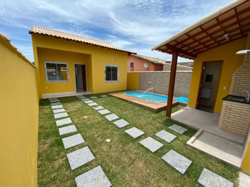 Casa de Condomínio com 2 quartos à venda, 52m2 em Cabo Frio - RJ - imagem 1 Foto 1 de Casa de Condomínio com 2 quartos à venda, 52m2 em Cabo Frio - RJ
