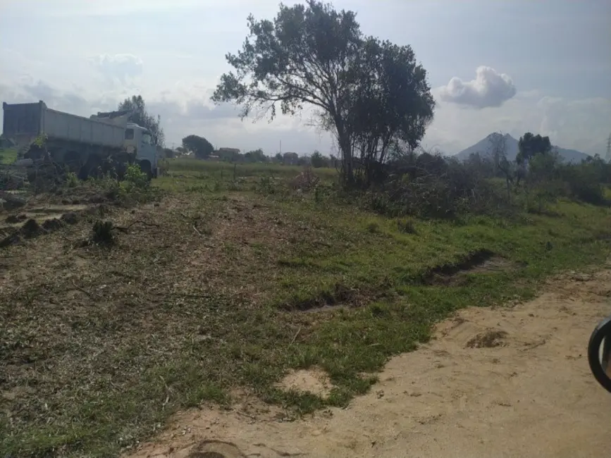 Foto 2 de Terreno / Lote à venda, 180m2 em Cabo Frio - RJ