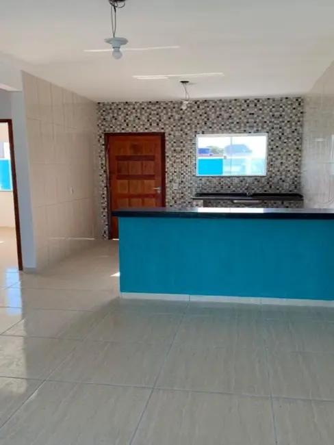 Foto 2 de Casa de Condomínio com 2 quartos à venda, 52m2 em Cabo Frio - RJ