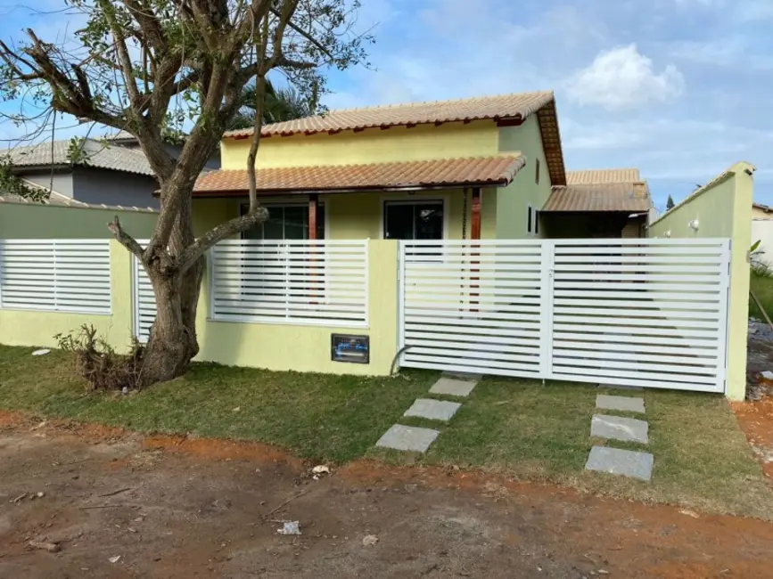 Foto 1 de Casa de Condomínio com 2 quartos à venda, 70m2 em Cabo Frio - RJ