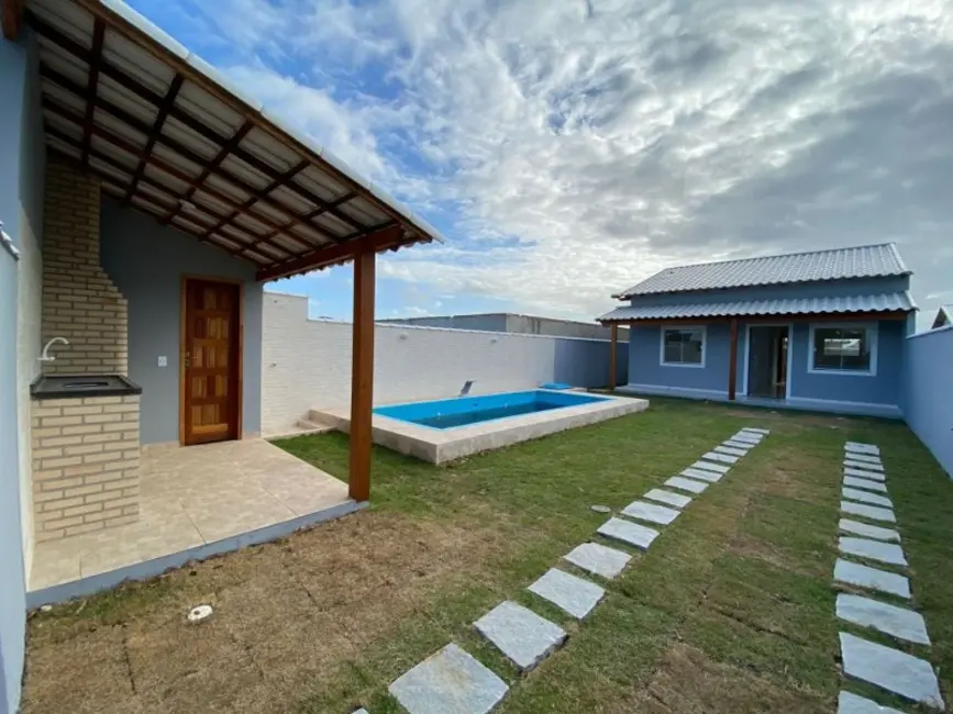 Foto 1 de Casa de Condomínio com 2 quartos à venda, 100m2 em Cabo Frio - RJ
