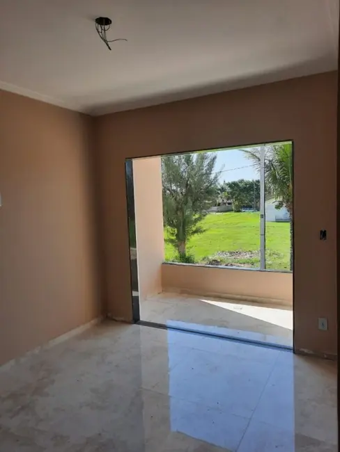 Casa de Condomínio com 3 quartos à venda, 110m2 em Cabo Frio - RJ - imagem 4 Foto 4 de Casa de Condomínio com 3 quartos à venda, 110m2 em Cabo Frio - RJ