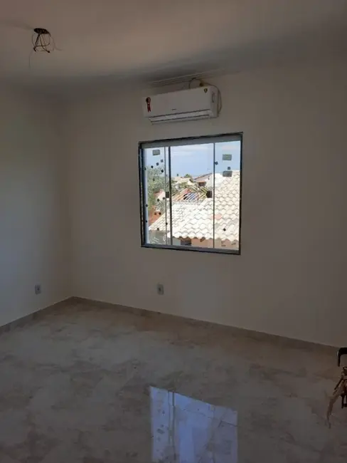 Casa de Condomínio com 3 quartos à venda, 110m2 em Cabo Frio - RJ - imagem 3 Foto 3 de Casa de Condomínio com 3 quartos à venda, 110m2 em Cabo Frio - RJ