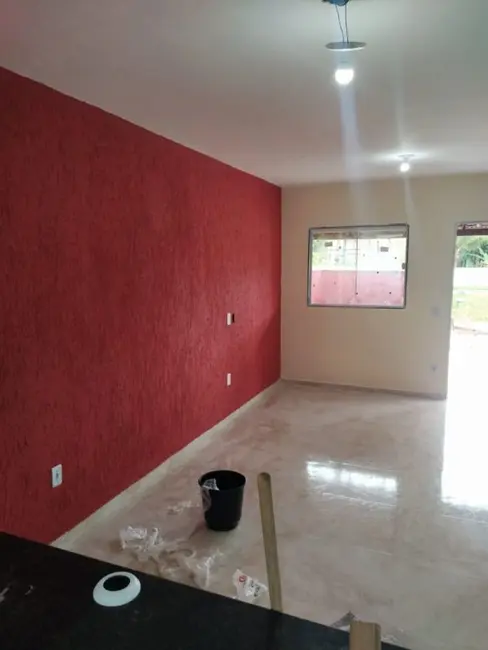 Casa de Condomínio com 2 quartos à venda, 70m2 em Cabo Frio - RJ - imagem 3 Foto 3 de Casa de Condomínio com 2 quartos à venda, 70m2 em Cabo Frio - RJ