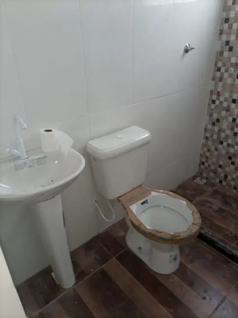 Casa de Condomínio com 2 quartos à venda, 80m2 em Cabo Frio - RJ - imagem 3 Foto 3 de Casa de Condomínio com 2 quartos à venda, 80m2 em Cabo Frio - RJ