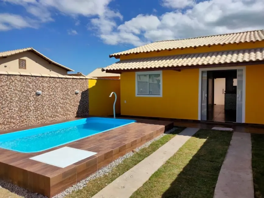 Foto 1 de Casa de Condomínio com 2 quartos à venda, 80m2 em Cabo Frio - RJ
