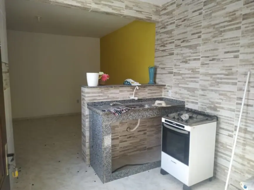Foto 2 de Casa com 1 quarto à venda, 40m2 em Cabo Frio - RJ