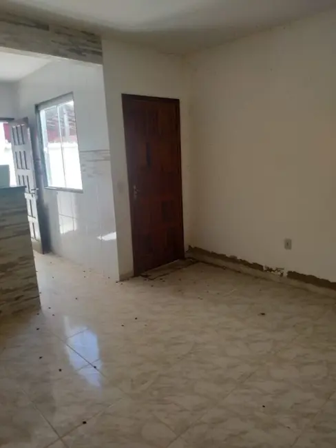 Foto 3 de Casa com 1 quarto à venda, 40m2 em Cabo Frio - RJ