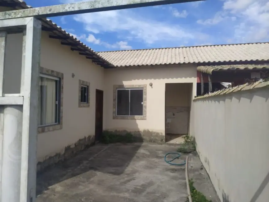 Foto 1 de Casa com 1 quarto à venda, 40m2 em Cabo Frio - RJ