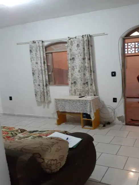 Casa com 1 quarto à venda, 50m2 em Cabo Frio - RJ - imagem 2 Foto 2 de Casa com 1 quarto à venda, 50m2 em Cabo Frio - RJ