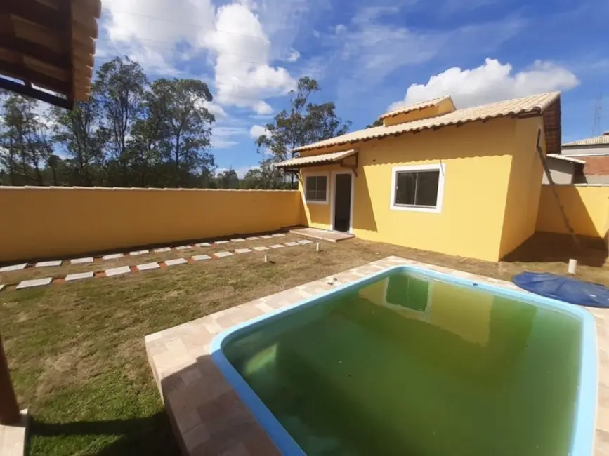 Foto 1 de Casa de Condomínio com 2 quartos à venda, 50m2 em Cabo Frio - RJ