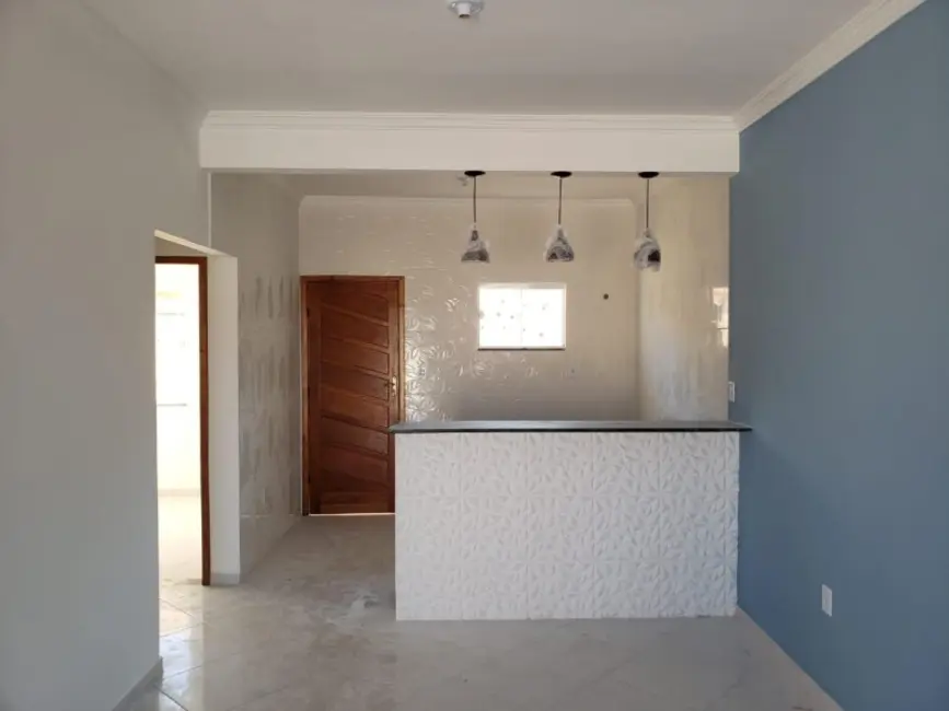 Casa de Condomínio com 2 quartos à venda, 59m2 em Cabo Frio - RJ - imagem 2 Foto 2 de Casa de Condomínio com 2 quartos à venda, 59m2 em Cabo Frio - RJ