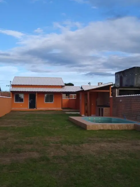 Foto 1 de Casa de Condomínio com 2 quartos à venda, 100m2 em Cabo Frio - RJ