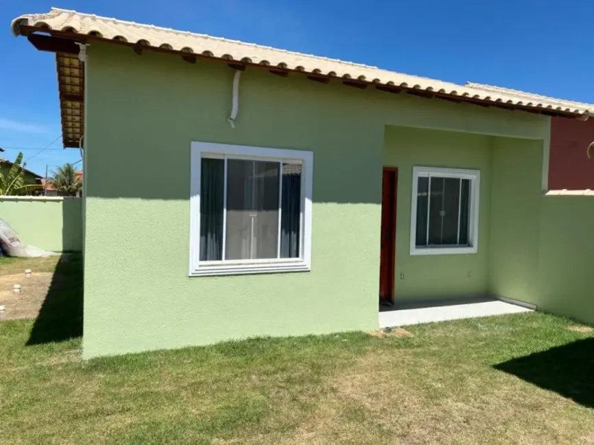 Foto 2 de Casa de Condomínio com 2 quartos à venda, 54m2 em Cabo Frio - RJ