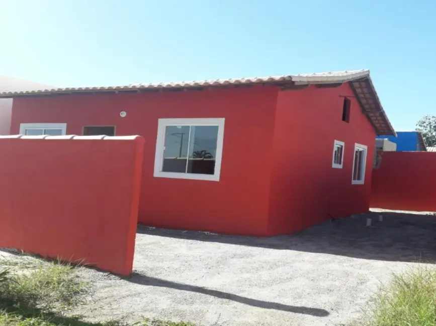 Foto 1 de Casa de Condomínio com 2 quartos à venda, 45m2 em Cabo Frio - RJ