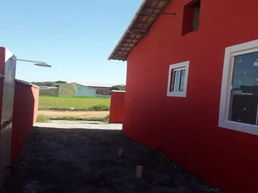 Foto 3 de Casa de Condomínio com 2 quartos à venda, 45m2 em Cabo Frio - RJ