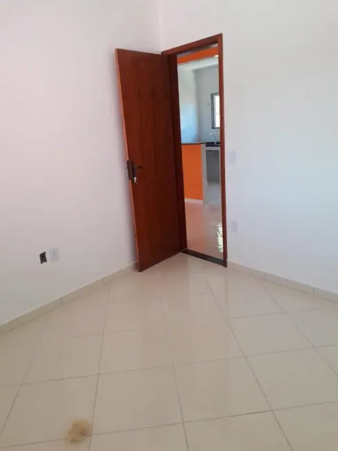 Foto 3 de Casa de Condomínio com 1 quarto à venda, 35m2 em Cabo Frio - RJ