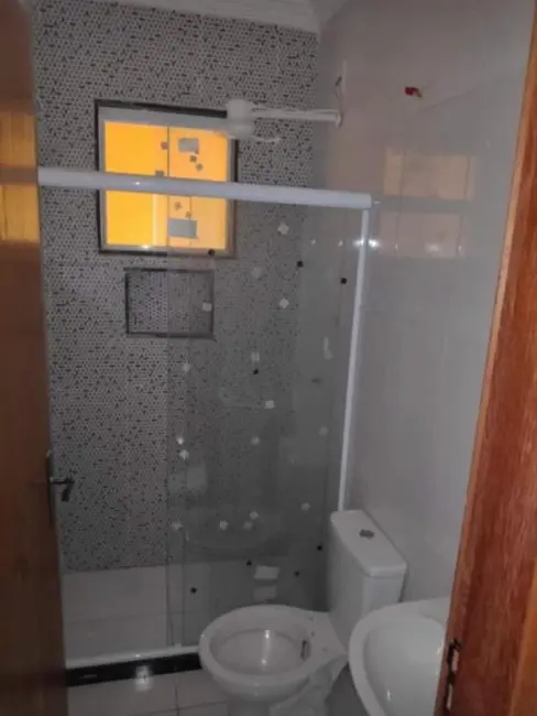 Casa de Condomínio com 2 quartos à venda, 70m2 em Cabo Frio - RJ - imagem 3 Foto 3 de Casa de Condomínio com 2 quartos à venda, 70m2 em Cabo Frio - RJ