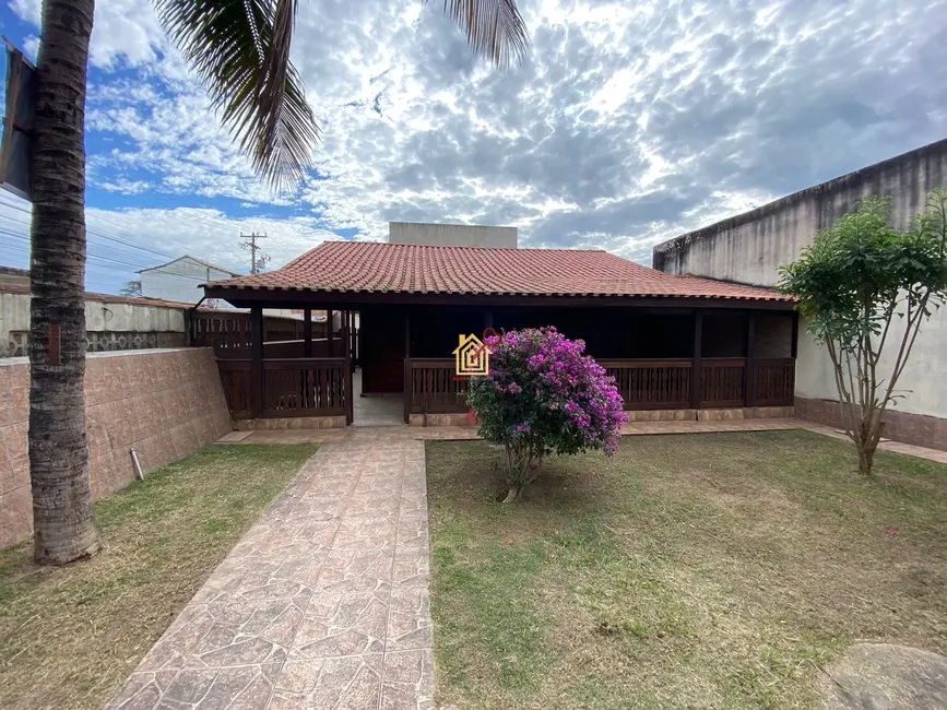 Foto 1 de Casa com 2 quartos à venda, 100m2 em Cabo Frio - RJ