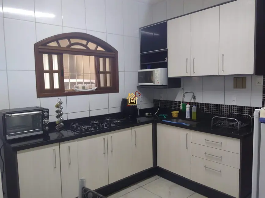 Foto 2 de Casa com 2 quartos à venda, 72m2 em Cabo Frio - RJ