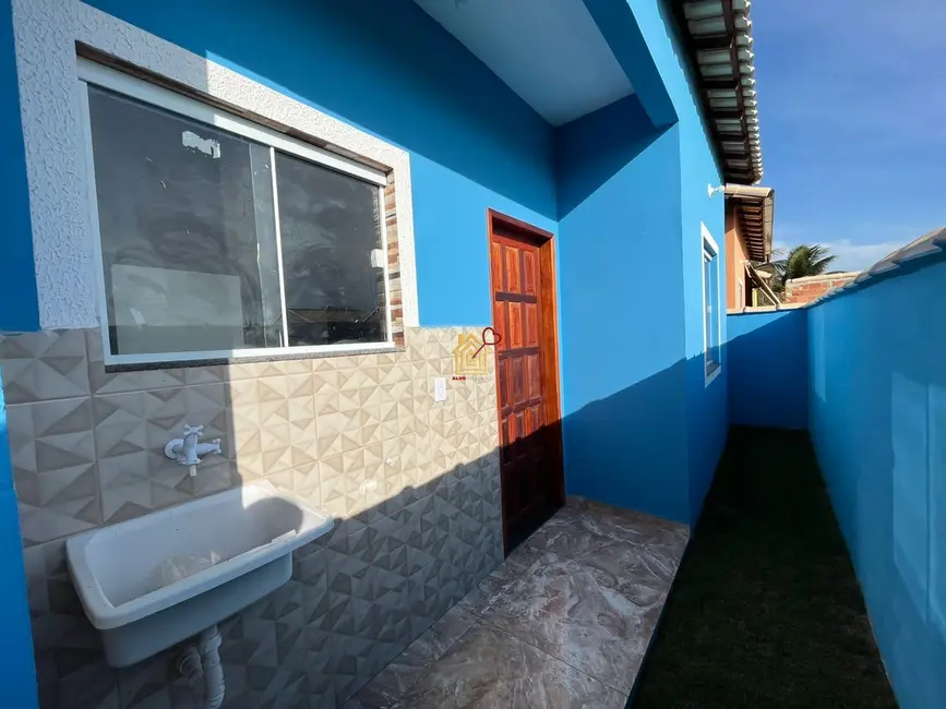 Foto 2 de Casa de Condomínio com 2 quartos à venda, 54m2 em Cabo Frio - RJ