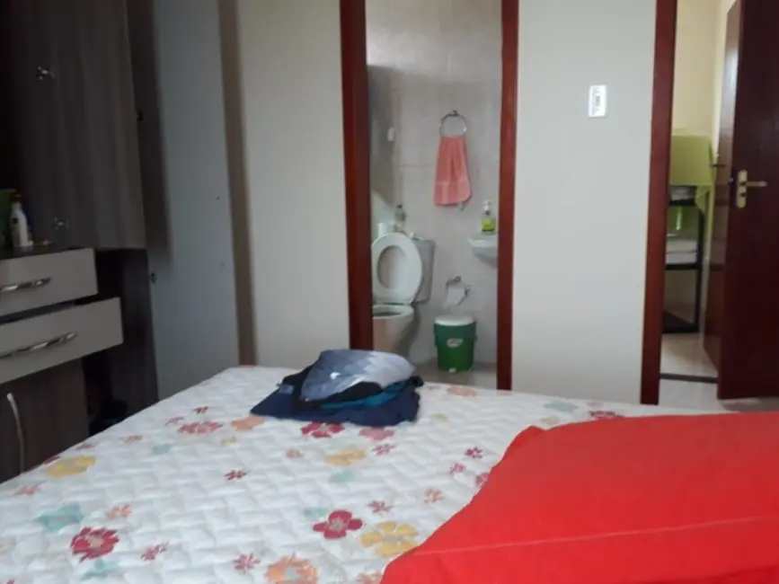 Casa de Condomínio com 3 quartos à venda, 100m2 em Cabo Frio - RJ - imagem 5 Foto 5 de Casa de Condomínio com 3 quartos à venda, 100m2 em Cabo Frio - RJ