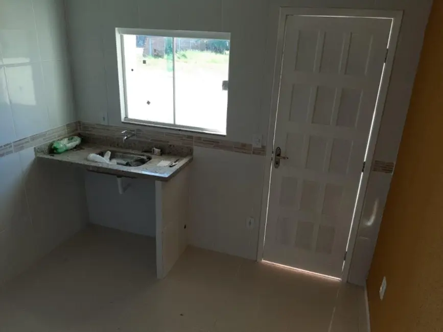 Foto 3 de Casa com 2 quartos à venda, 80m2 em Cabo Frio - RJ