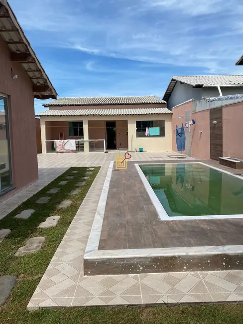 Casa de Condomínio com 3 quartos à venda, 250m2 em Cabo Frio - RJ - imagem 1 Foto 1 de Casa de Condomínio com 3 quartos à venda, 250m2 em Cabo Frio - RJ