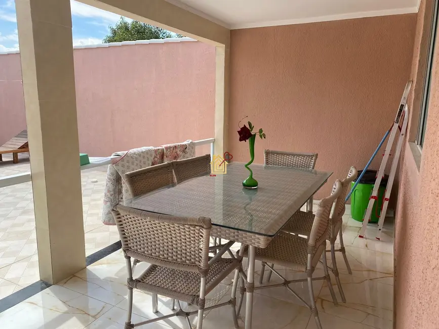 Casa de Condomínio com 3 quartos à venda, 250m2 em Cabo Frio - RJ - imagem 7 Foto 7 de Casa de Condomínio com 3 quartos à venda, 250m2 em Cabo Frio - RJ